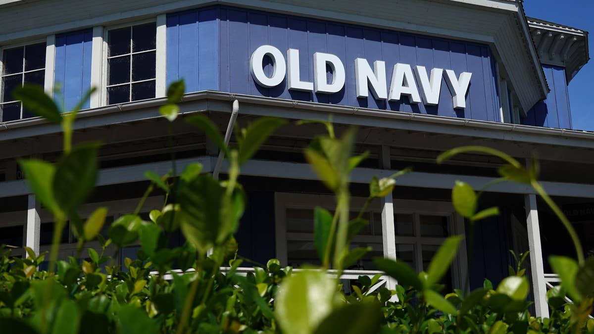 Discover Old Navy's $17 loose short-sleeve waffle T-shirt, perfect for summer dates
