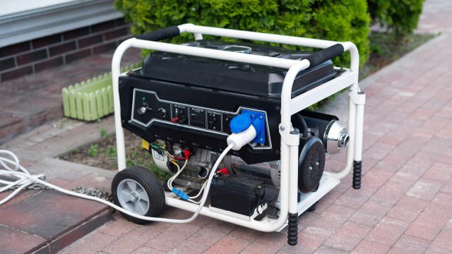 Homeowner inherits old generator from late father, asks if it can ...