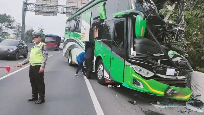 Cara Menghindari Microsleep Saat Berkendara di Jalan