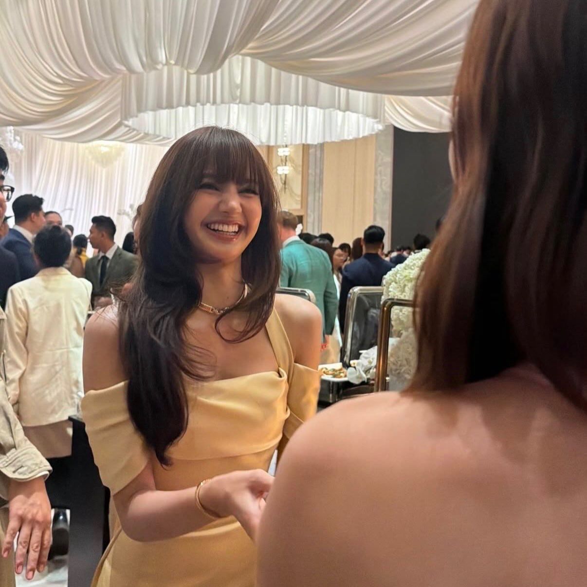 ช็อตนี้ใจฟู “ลิซ่า” ร่วมยินดีงานแต่ง “ณเดชน์-ญาญ่า” เจ้าบ่าวถึงกับเกร็ง ตื่นเต้นไม่ไหว