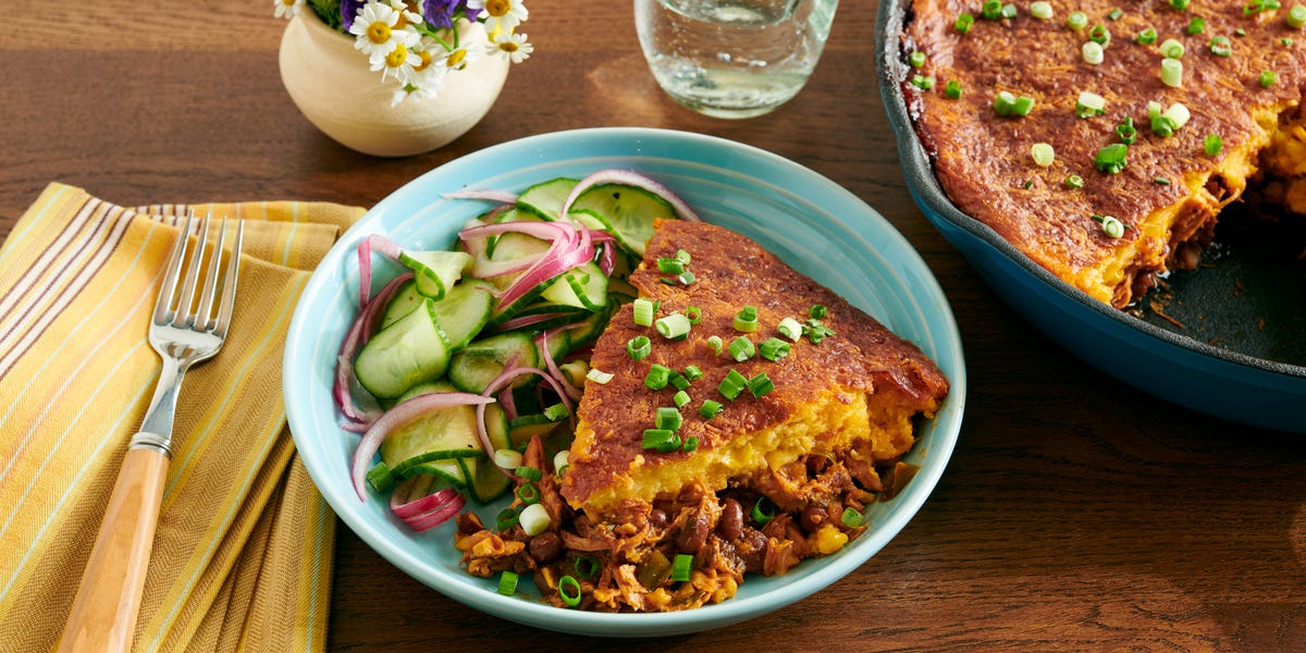 Ree Drummond's BBQ chicken cornbread bake is like a backyard BBQ in one pan
