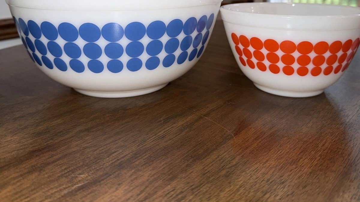 vintage-pyrex-bowls-dot-pattern-ebay