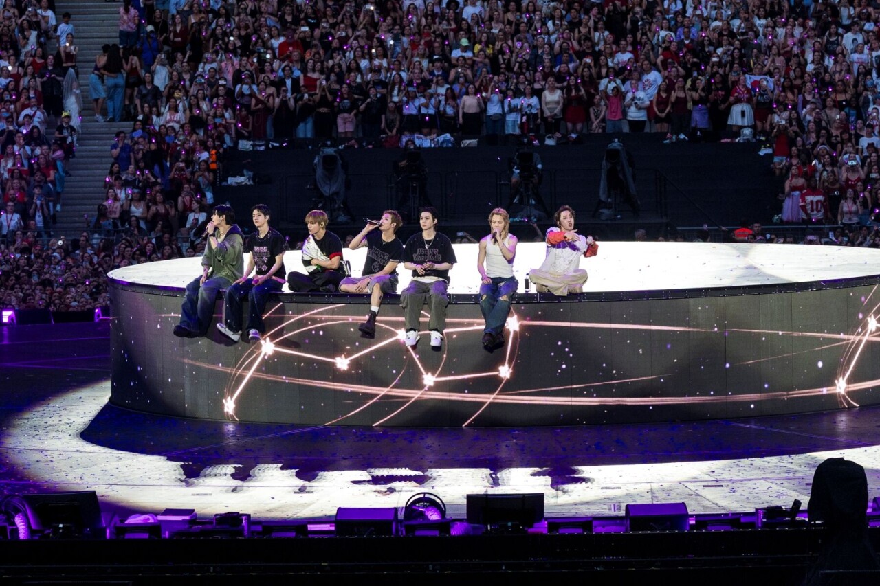 BTS draws 92,000 in Paris, biggest crowd of the band's career