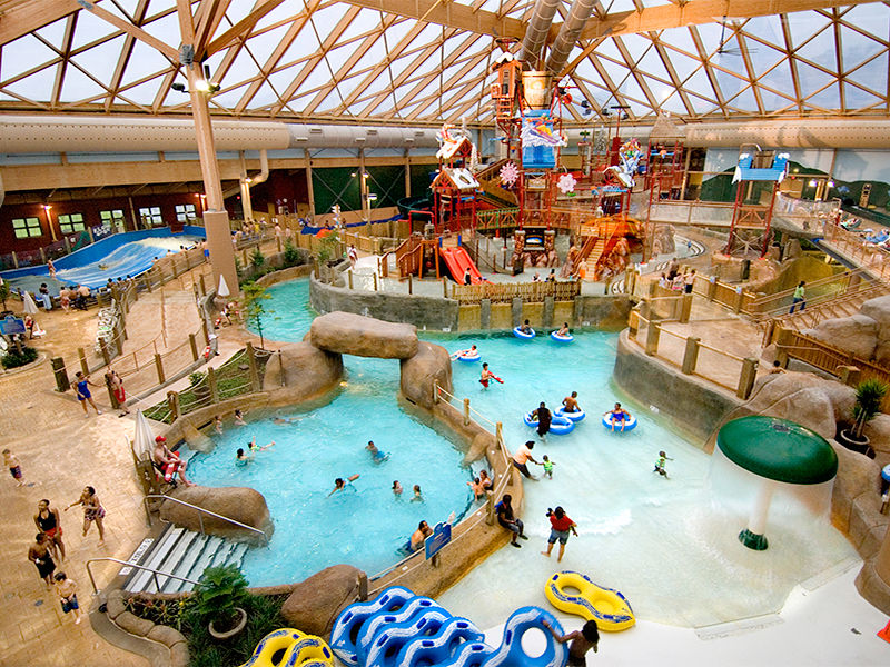12 Best Lazy River Resorts in the USA