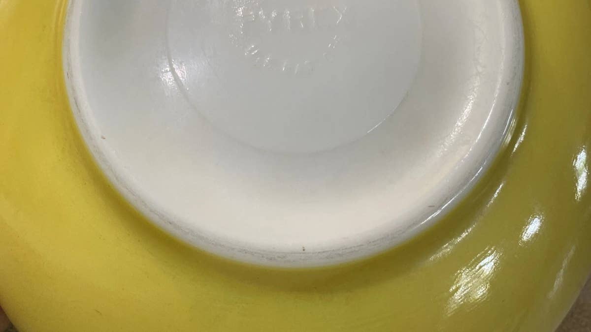vintage-pyrex-mark-ebay