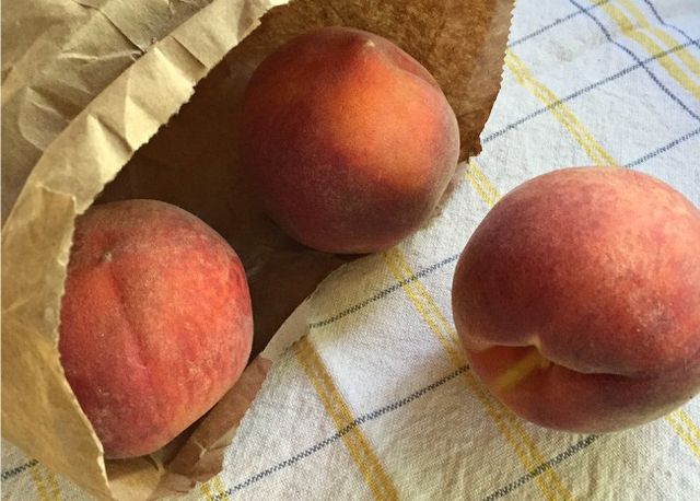 Ripening Peaches in a Bag