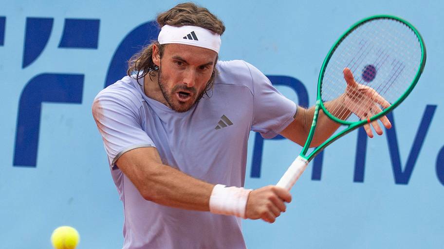Stefanos Tsitsipas wins Gstaad; Paula Badosa avoids DQ