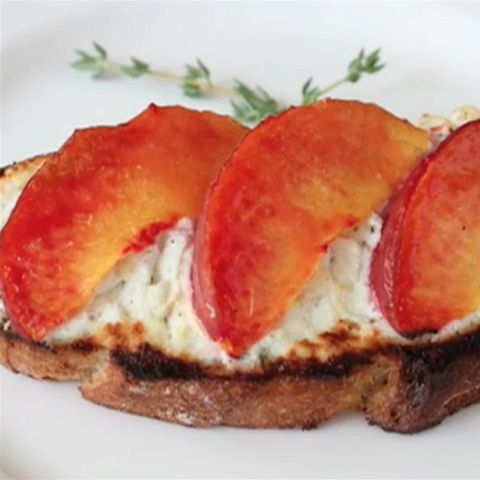 24 Easy Peach Recipes You Can Make with 5 Ingredients or Fewer