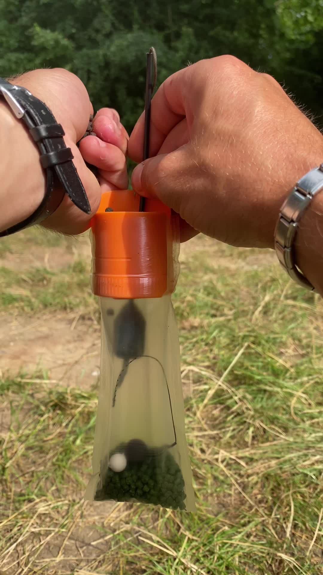 Why this carp rig montage is essential for anglers