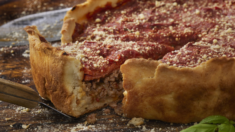 Why Chicago Deep Dish Pizza Puts The Sauce On Top
