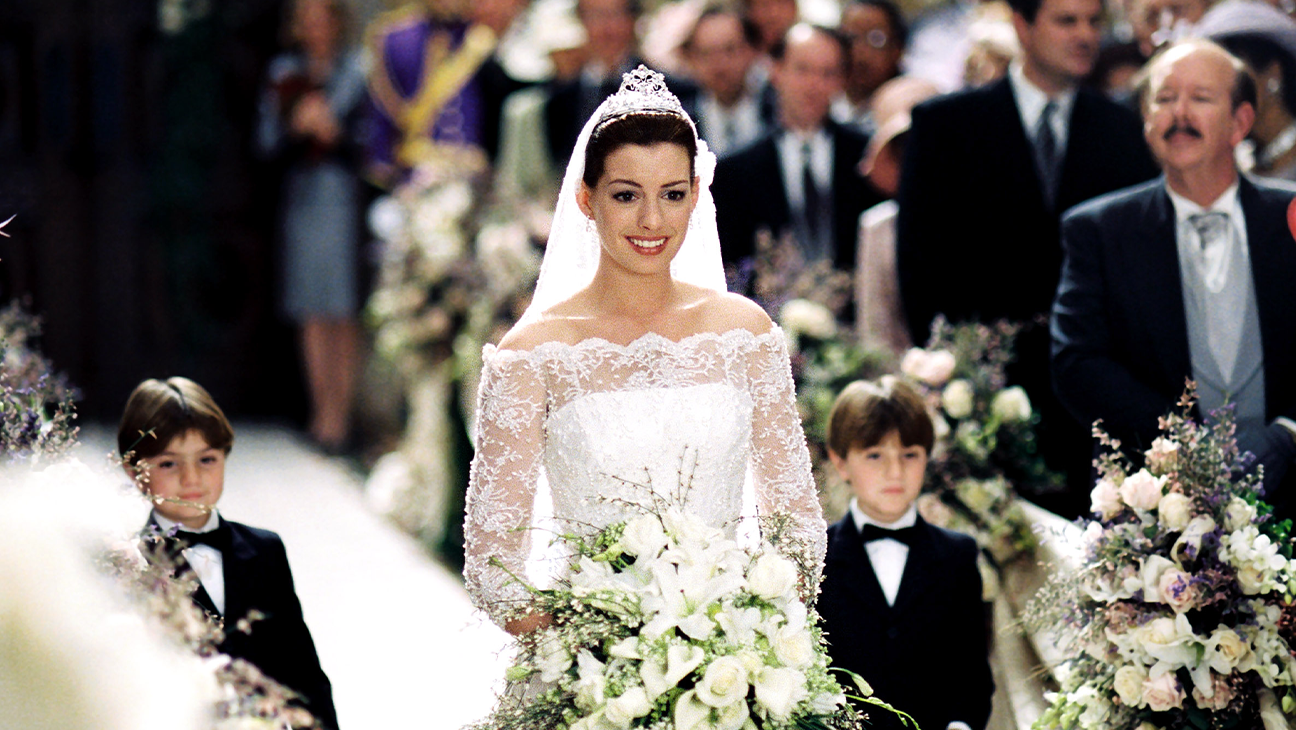 Anne Hathaway Reveals Princess Diaries 3 Update