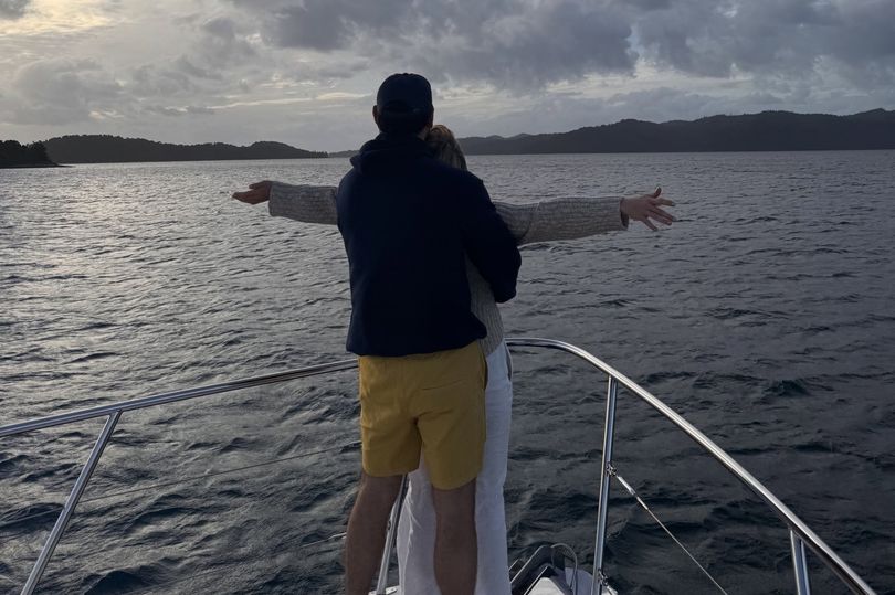 Sydney shared a picture of the couple acting out the titanic pose