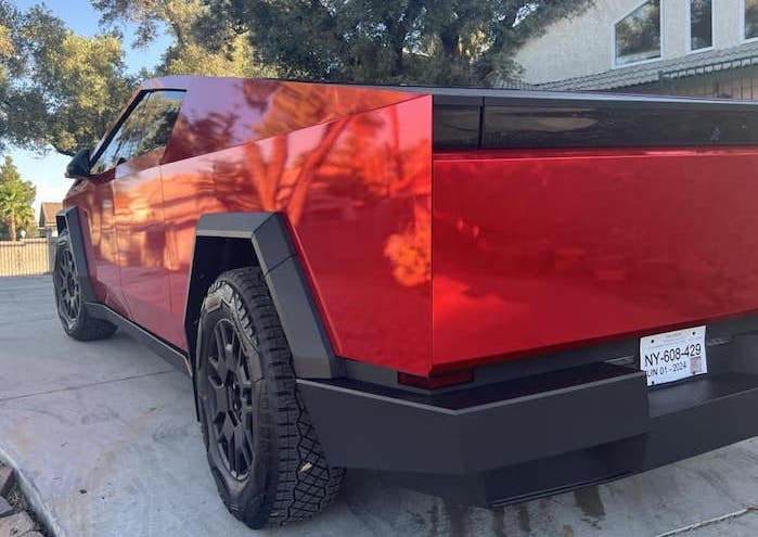 Man parks Tesla Cybertruck in NV and comes back to shock its been dwarfed by two other American trucks