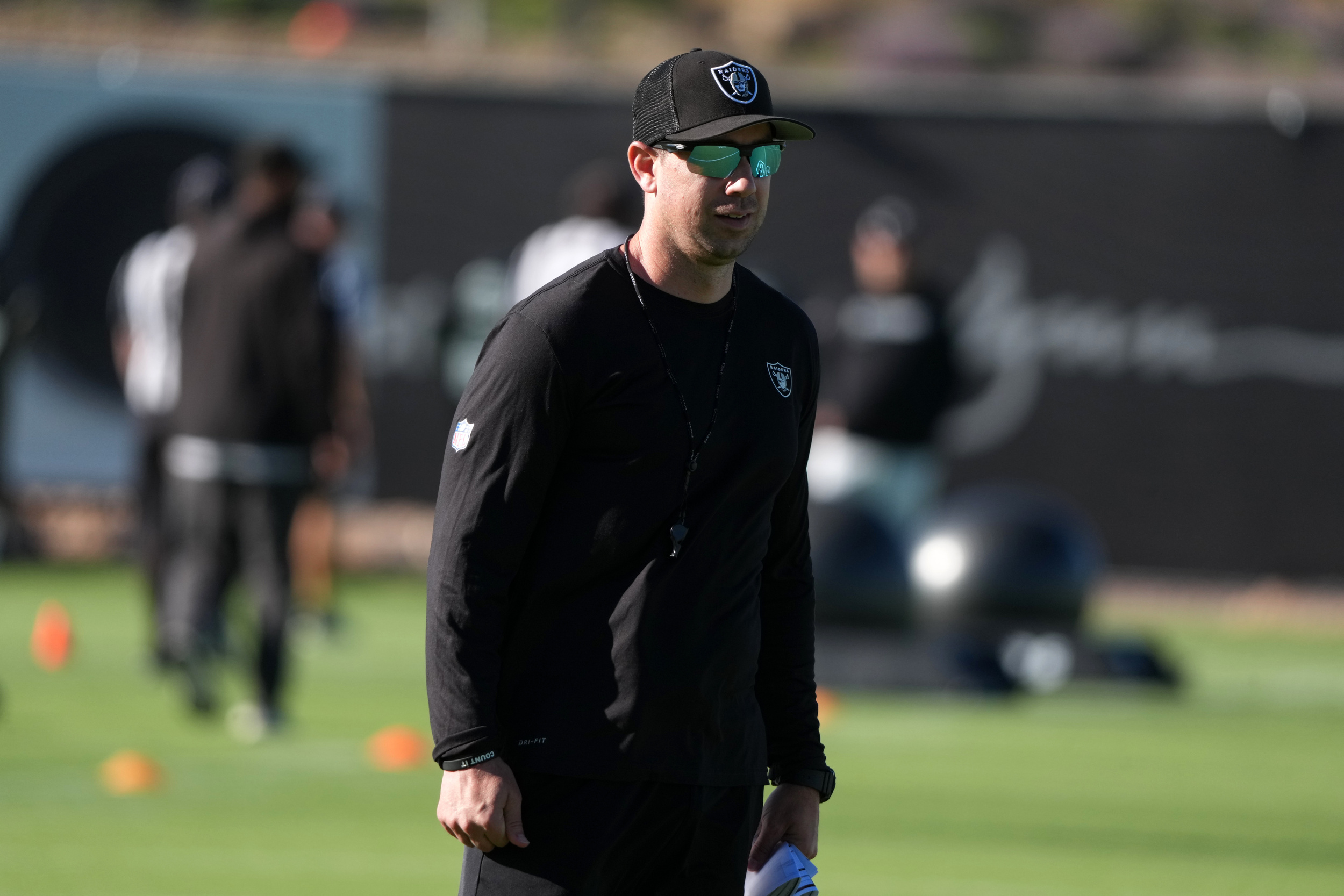 The problem with Klint Kubiak’s original Raiders quarterback plan