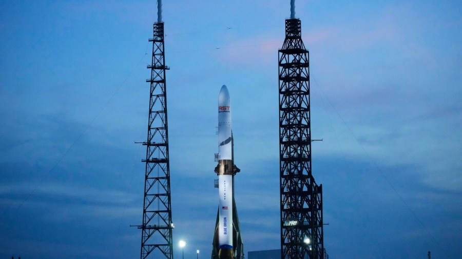 Opinion: The best human landing system is the one that can beat China to the moon