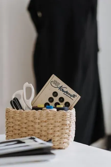 1. The Sewing Basket That Never Closed All the Way (Image Credits: Pexels)