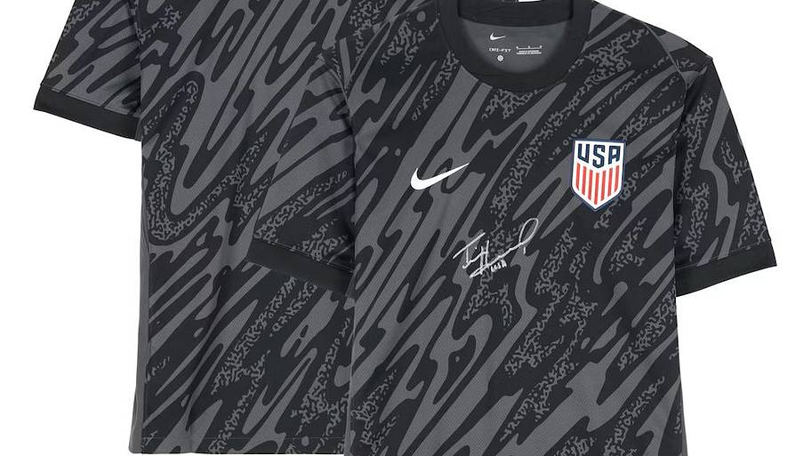 Front and back of the Tim Howard USMNT Autographed Nike Replica Jersey.