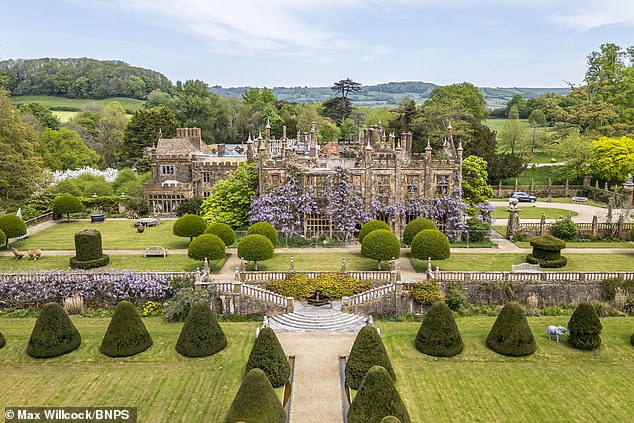 In 2017, Parnham House which was then the home of Austrian financier Michael Treichl, burnt down, in a fire which took four days to put out, leaving only the facade intact