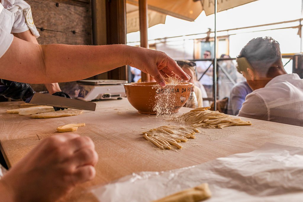 Italians say you should avoid a restaurant if it has a ‘gimmicky’ pasta window