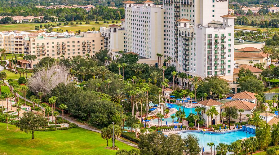 12 Best Lazy River Resorts in the USA