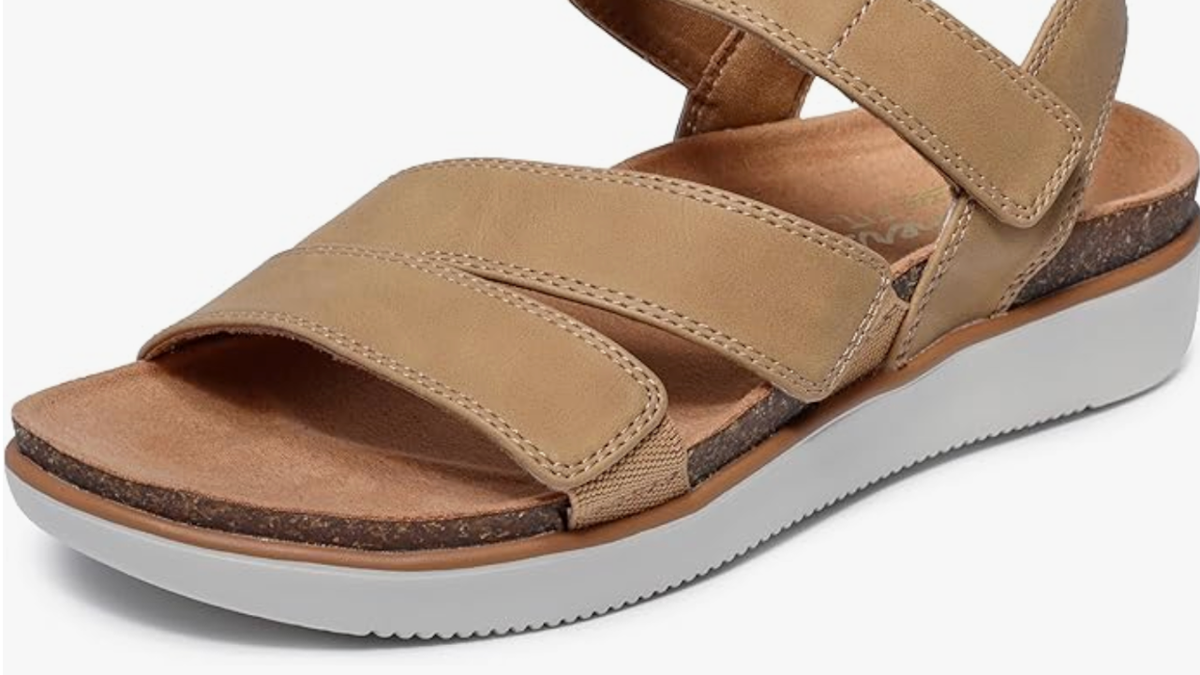 sketchers-lifted-comfort