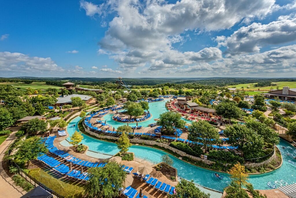 12 Best Lazy River Resorts in the USA