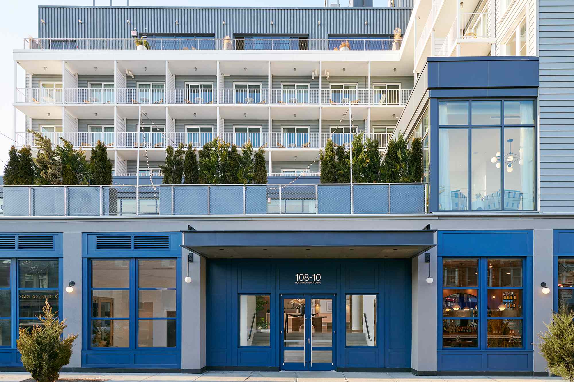 This hotel and spa is only a short ferry ride from Lower Manhattan—here’s why it’s the perfect summer staycation