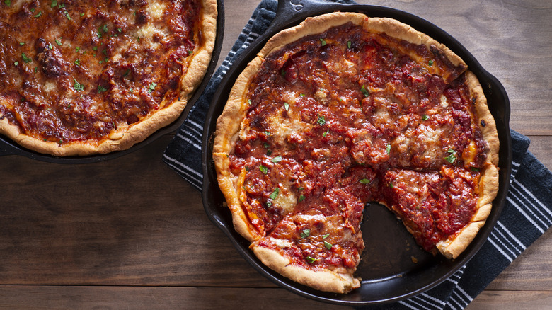 Why Chicago Deep Dish Pizza Puts The Sauce On Top