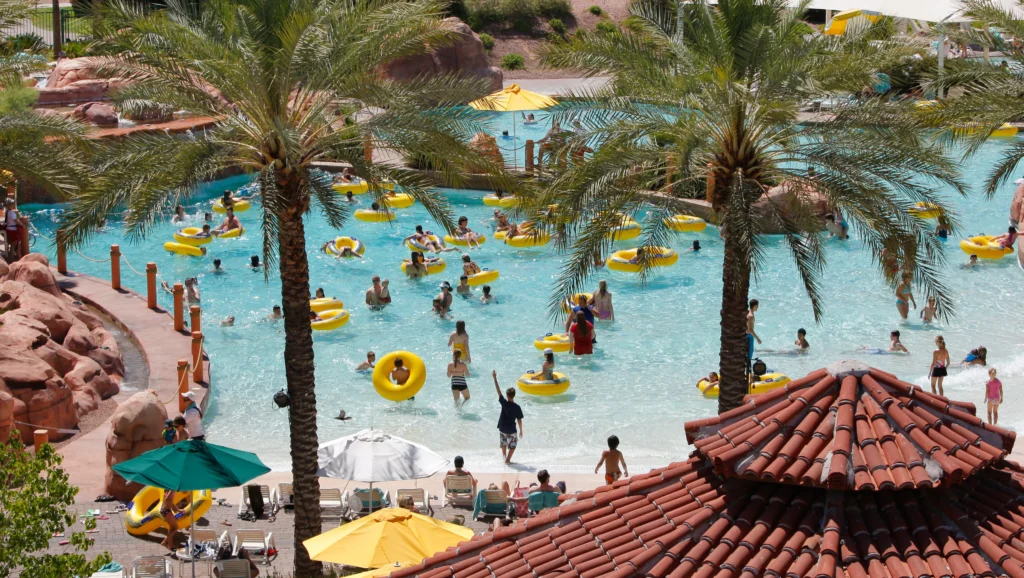 12 Best Lazy River Resorts in the USA