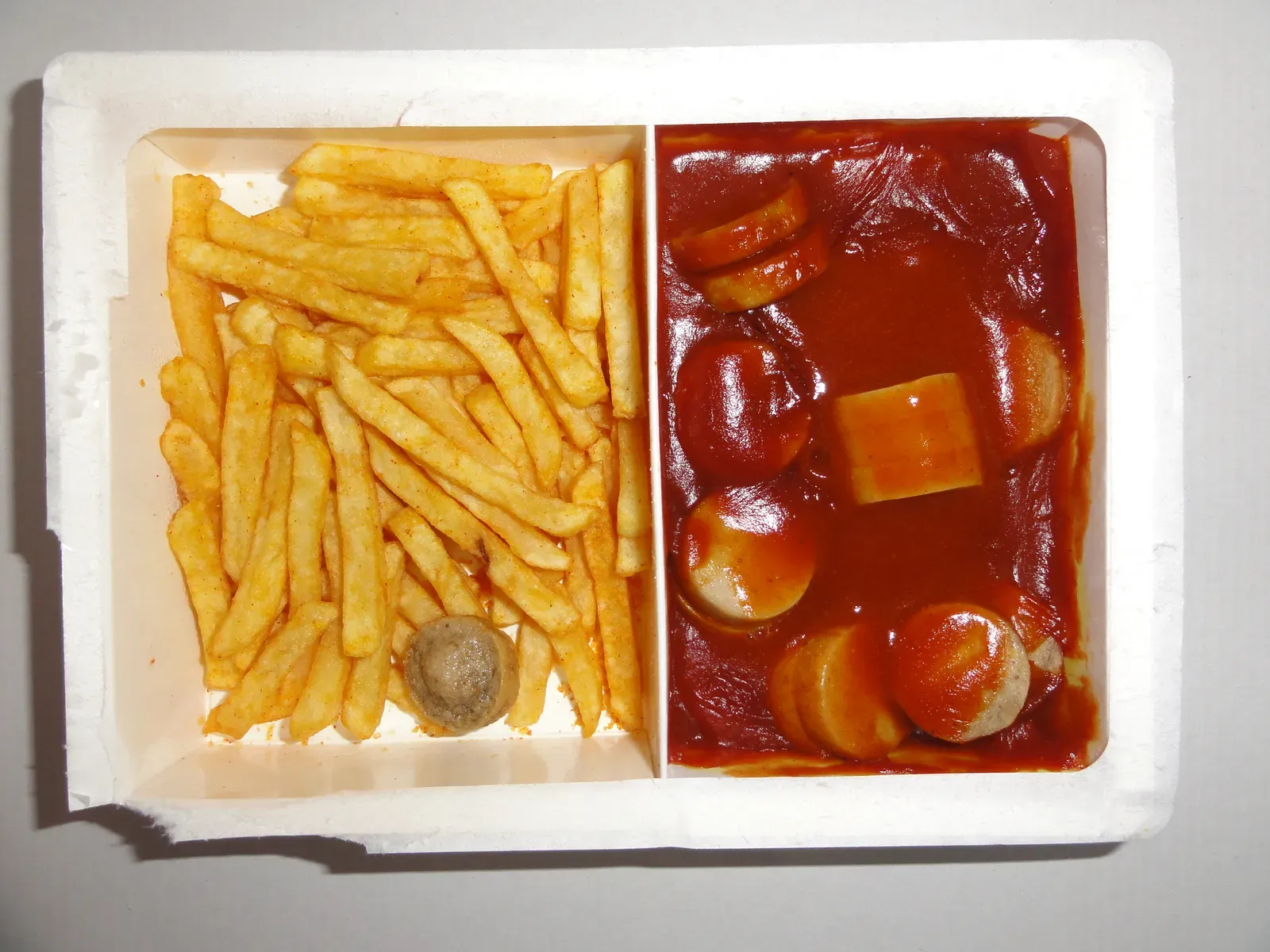 4. Ultra-processed frozen meals and ready-to-eat dinners (By User:Mattes, CC BY-SA 2.0)
