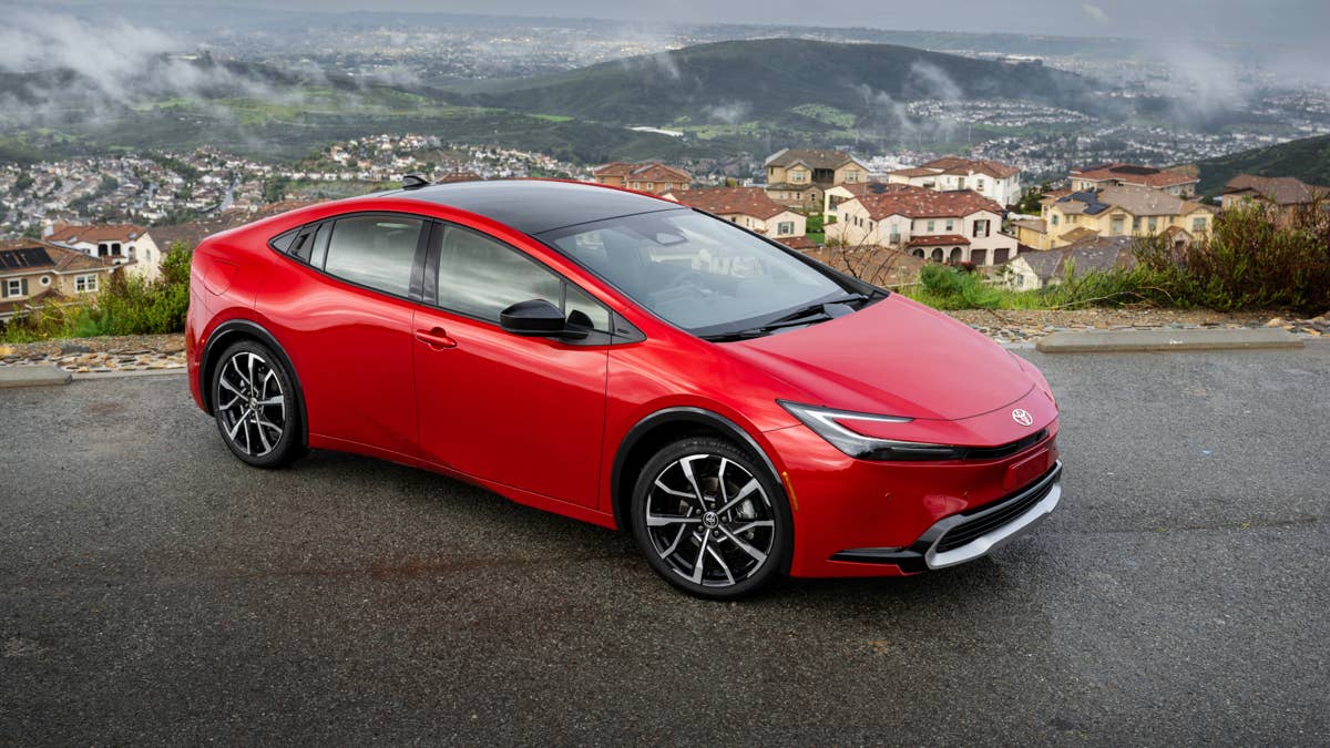 2027-toyota-prius-phev
