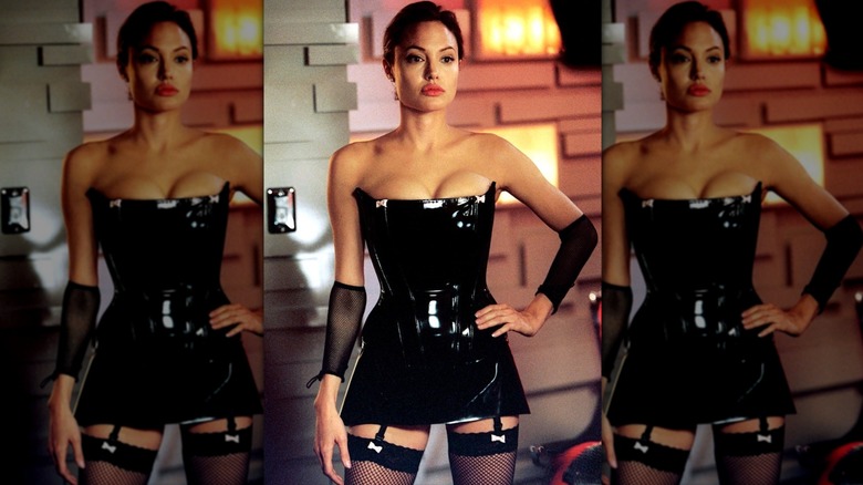 Angelina Jolie in "Mr & Mrs Smith"
