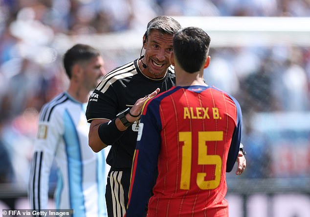 World Cup Final Referee Suffers Embarrassing Spray Malfunction Leaving 