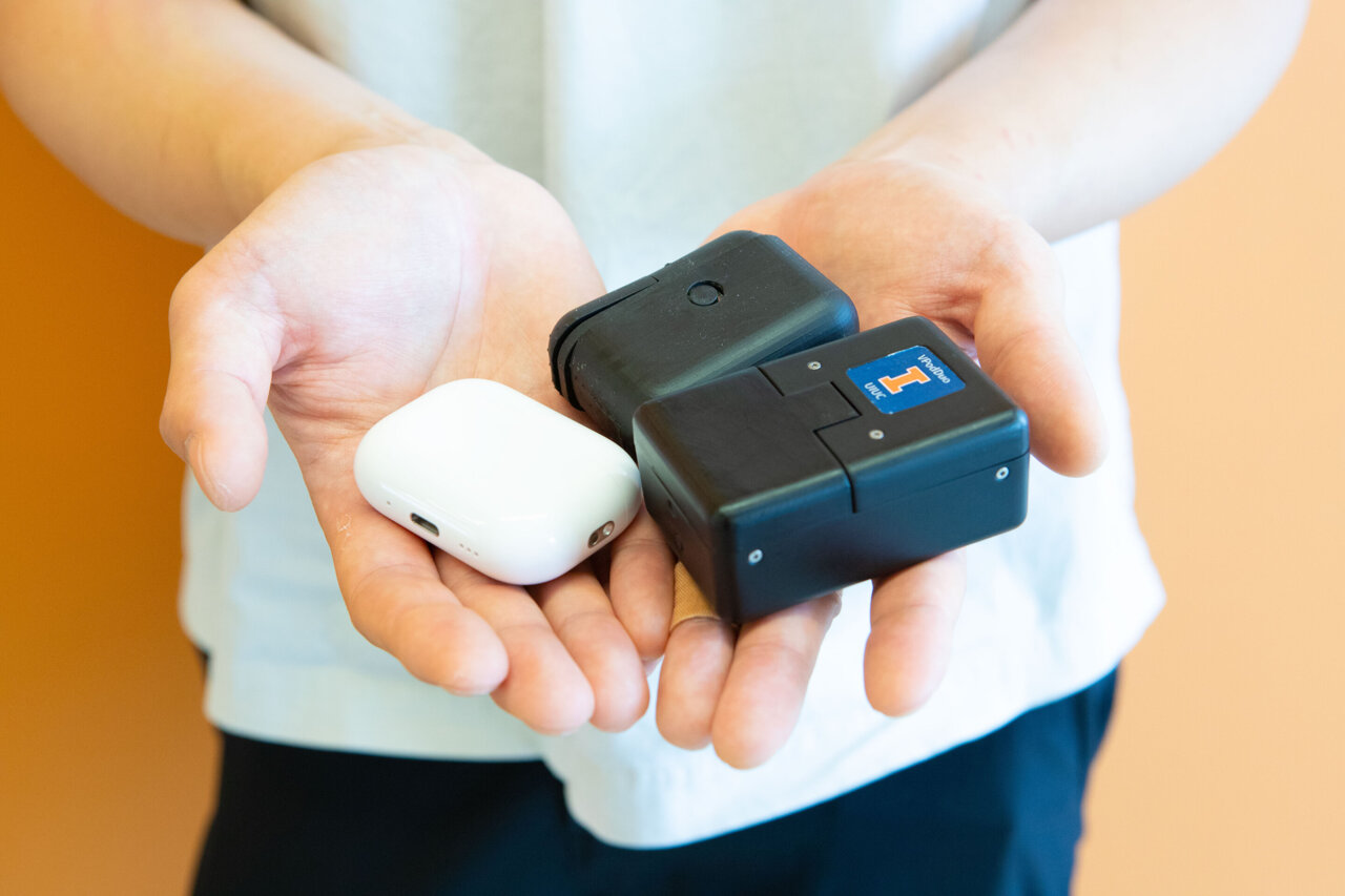 AirPods-sized fluorescence analytical device holds promise for timely home molecular testing