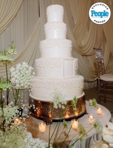 Royce O'Neale and Paige Hurd's wedding cake