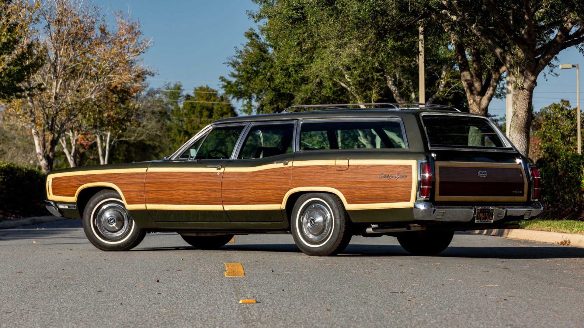 3/4 rear view of 1969 Ford Country Squire Station Wagon 429