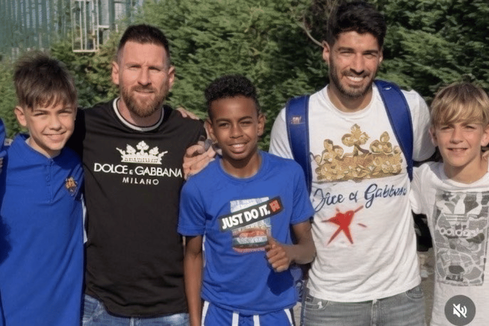 Lamine Yamal bersama Lionel Messi dan Luis Su&aacute;rez