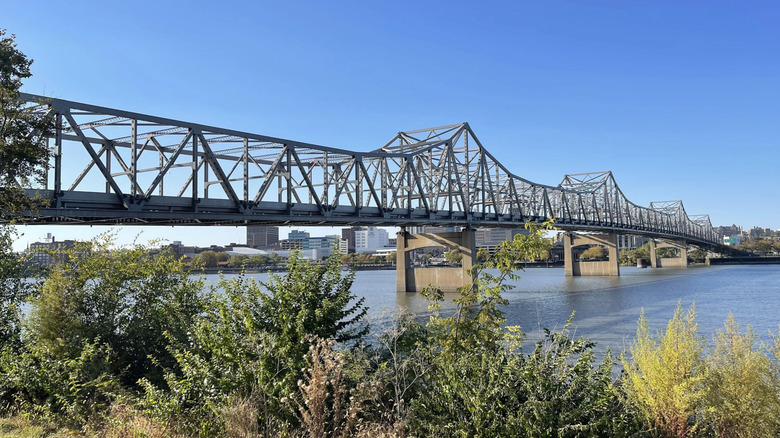 This park right on the Illinois River charms with pretty walking paths, wildlife, and nearby family fun