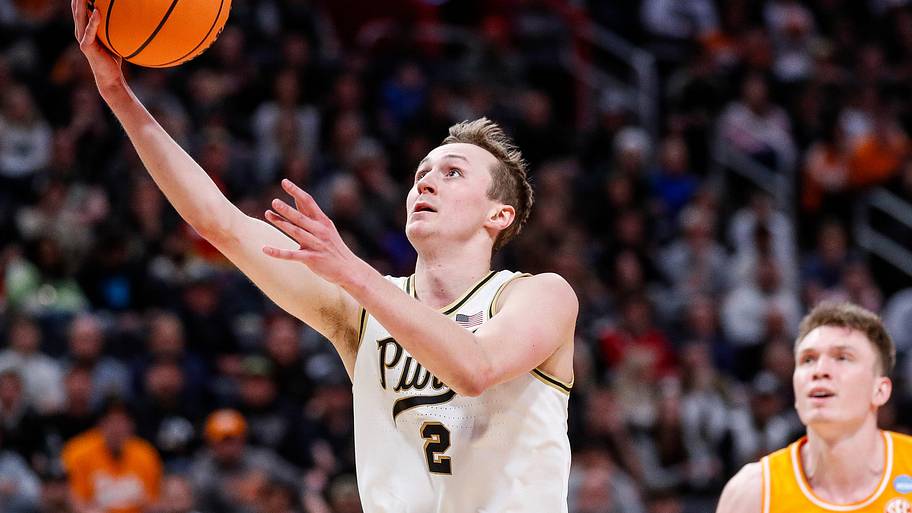 Purdue guard Fletcher Loyer (2) makes a layup against Tennessee.