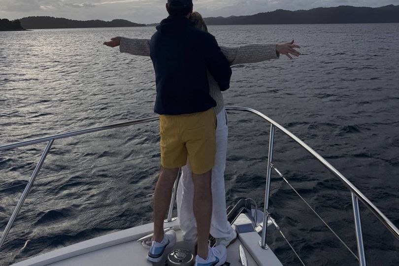 Sydney Sweeney and Scooter Braun recreated the Titanic pose