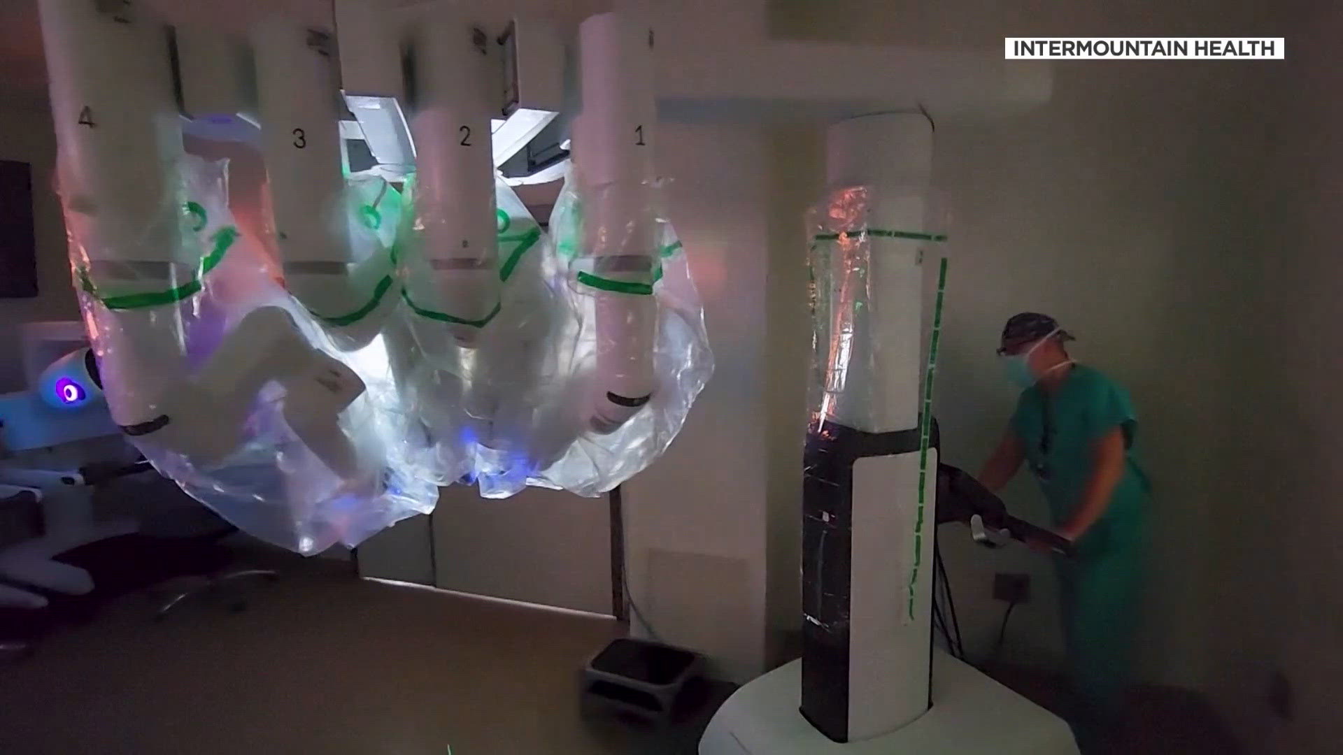 Retired doctor undergoes robotic surgery to remove cancer