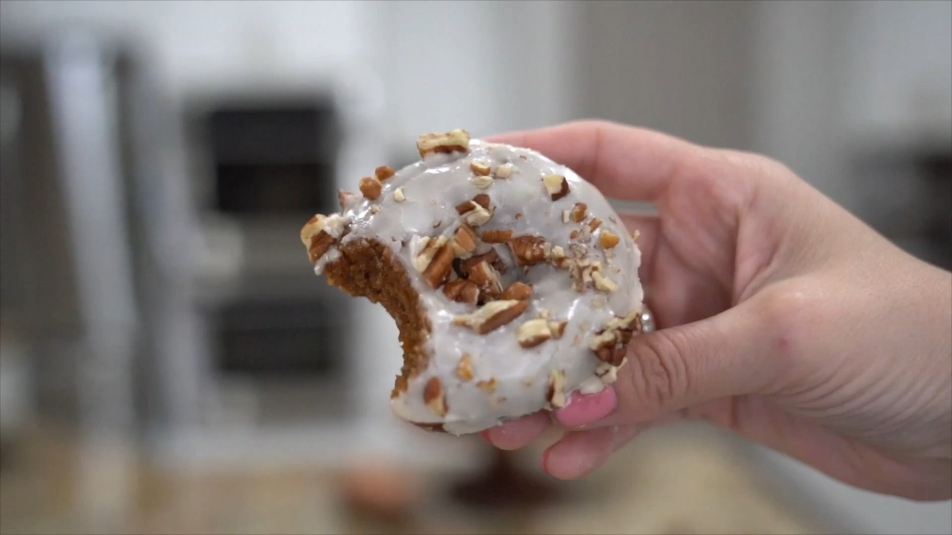 Healthy sweet potato donuts!🍩 (Gluten-free & actually delicious)