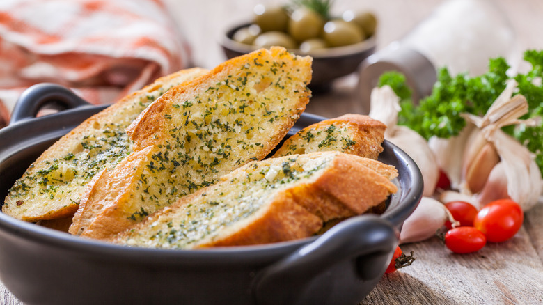 Sliced garlic bread