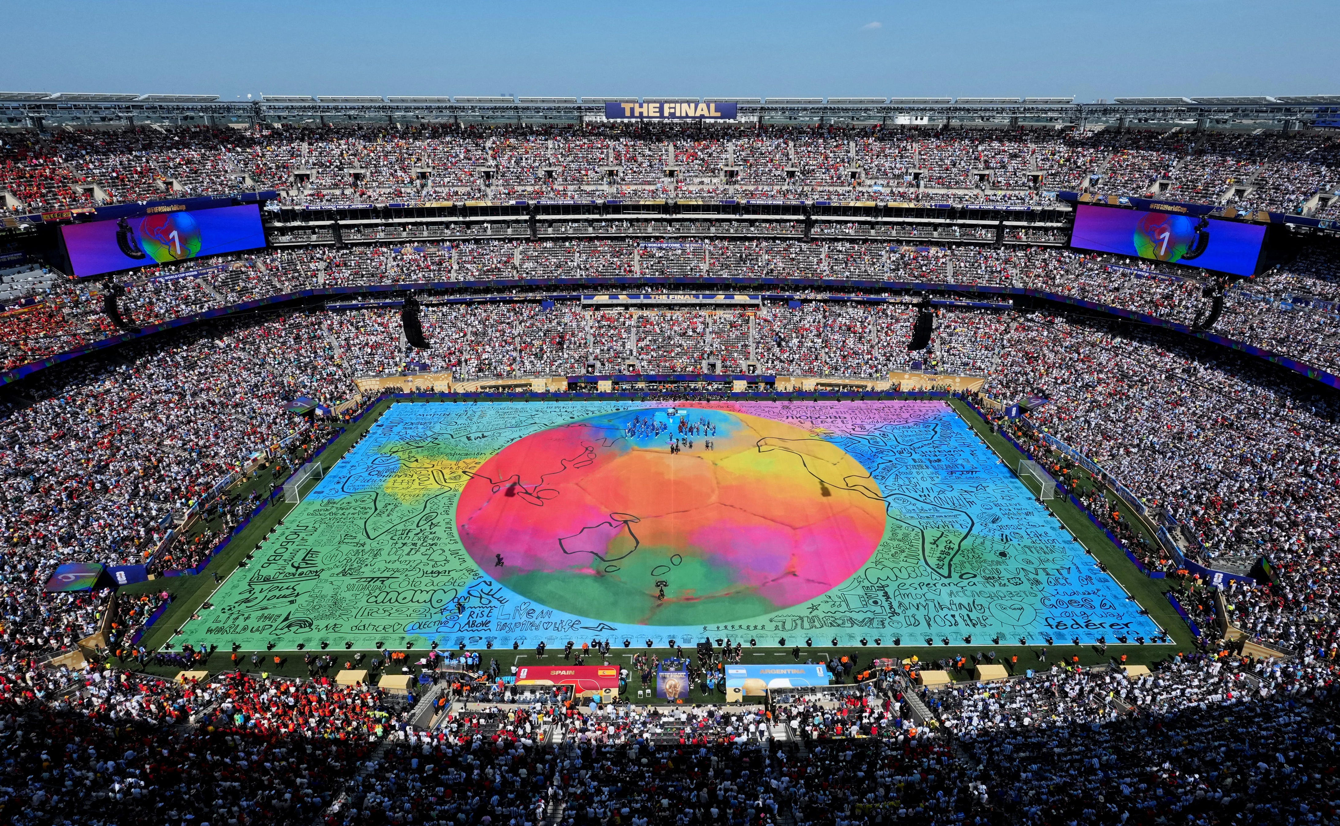 Best images from World Cup halftime show featuring Madonna, Justin Bieber