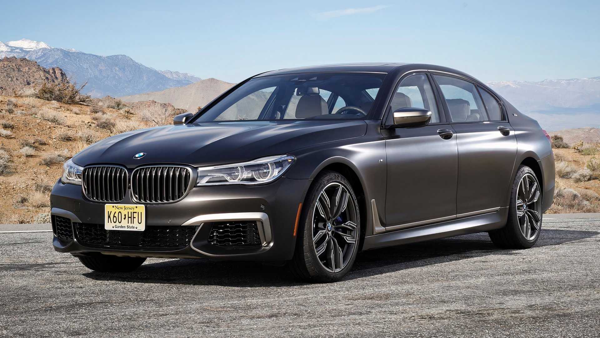 2017 BMW M760i xDrive, 3/4 front shot parked