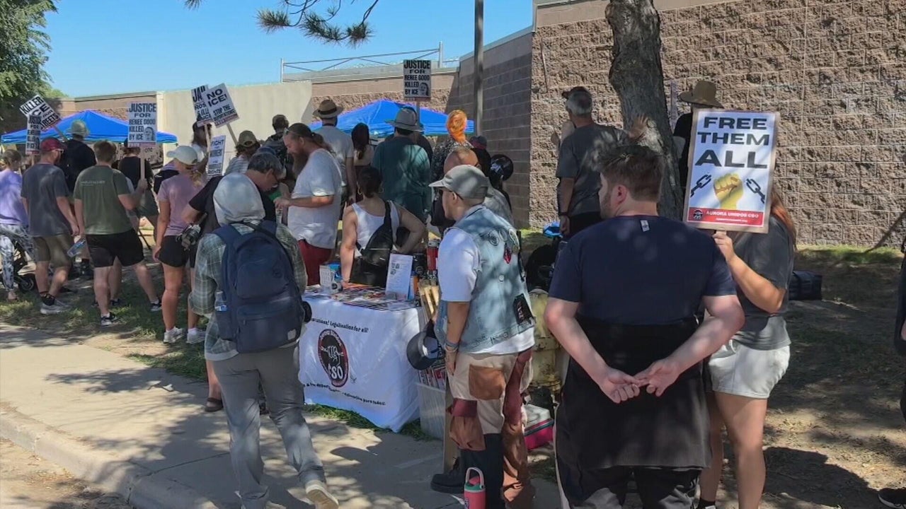 Protesters gather outside Aurora ICE detention center following ...