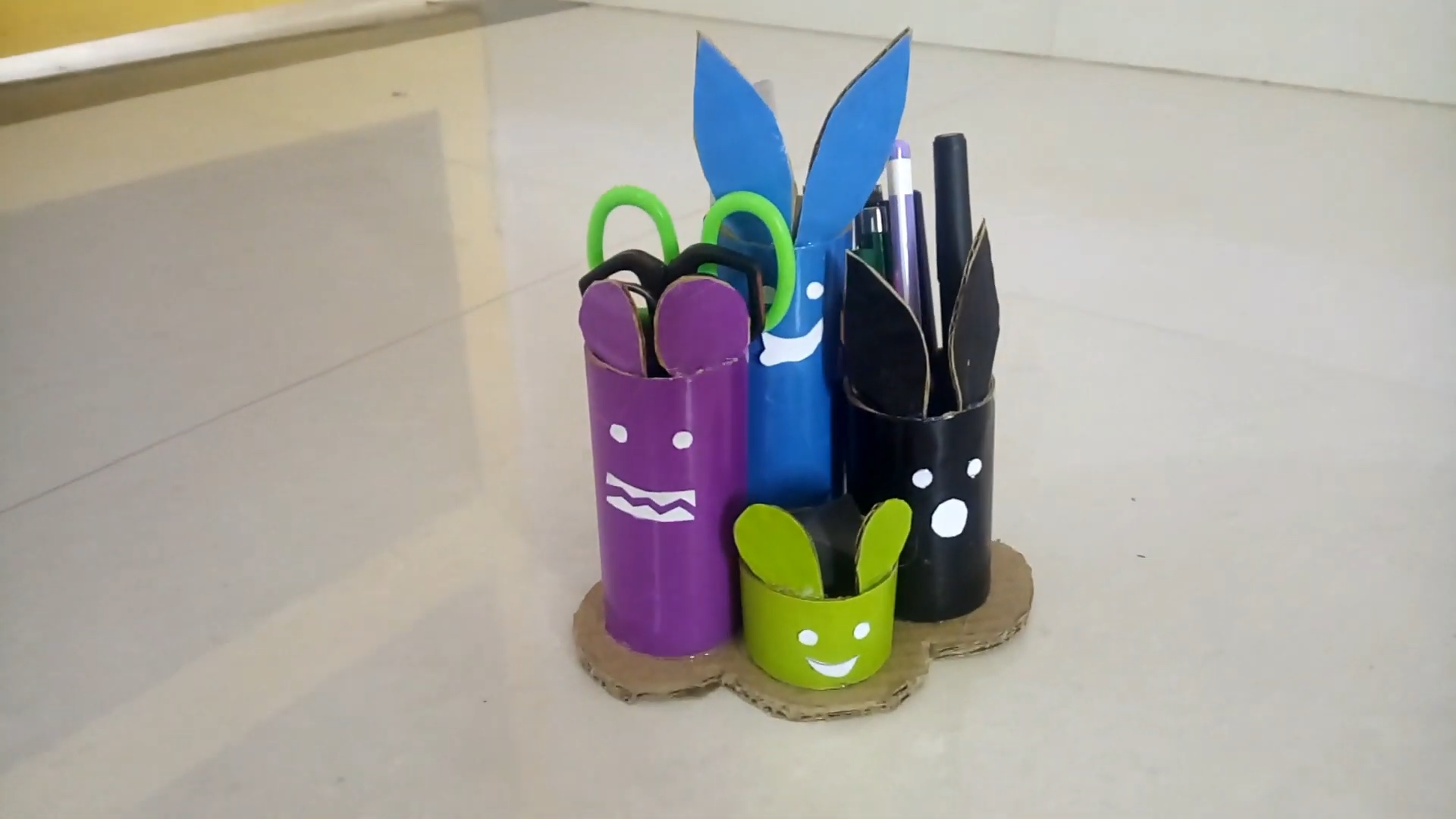 Transform useless cardboard trash into a brilliant organizer