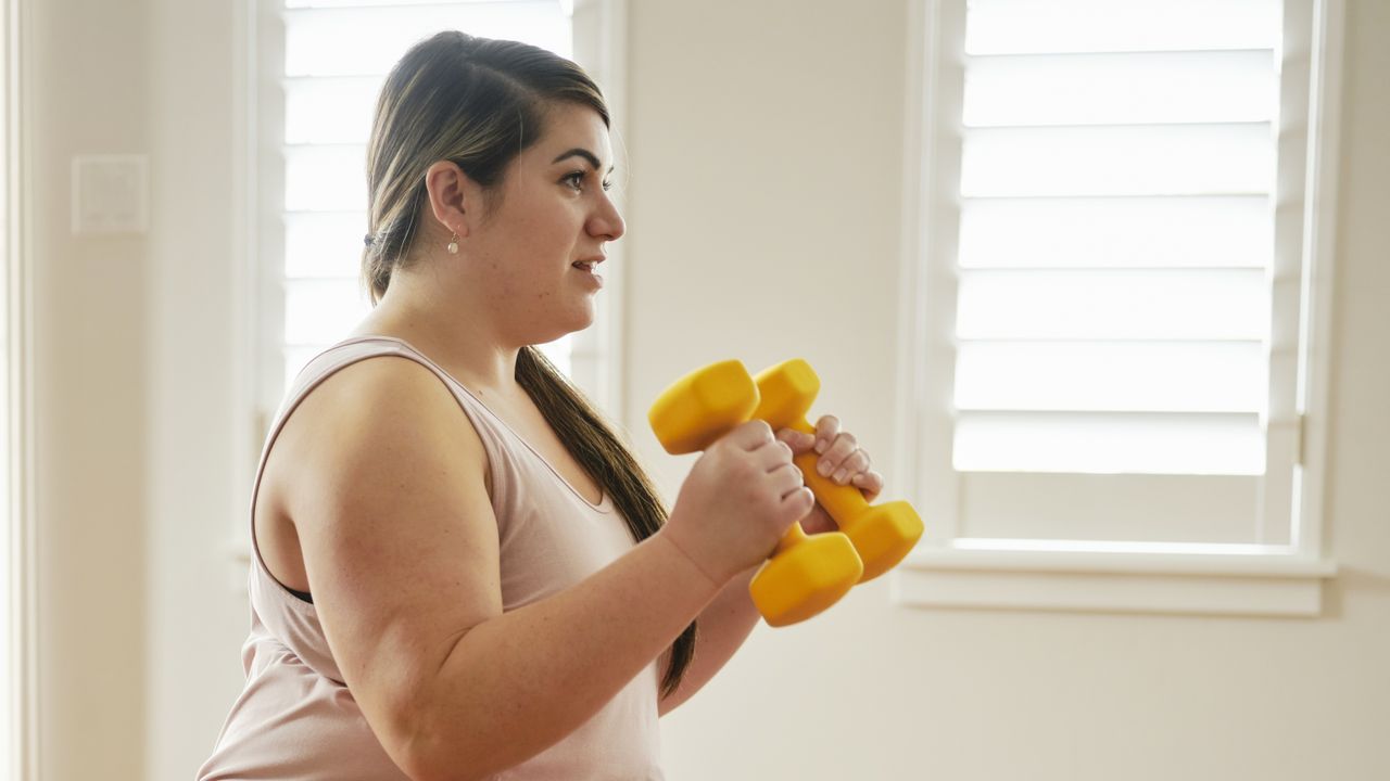 Beat desk-related aches with this 20-minute upper-body dumbbell workout