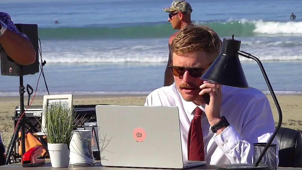 Viral remote worker inspires outdoor work meetups in California