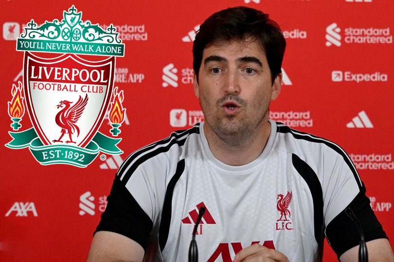 Liverpool news: Man Utd manager target hurls dig at Andoni Iraola as ...